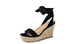 These Comfy, Reviewer-Loved ‘It’ Sandals Look Like the Roaring Twenties — 32% Off