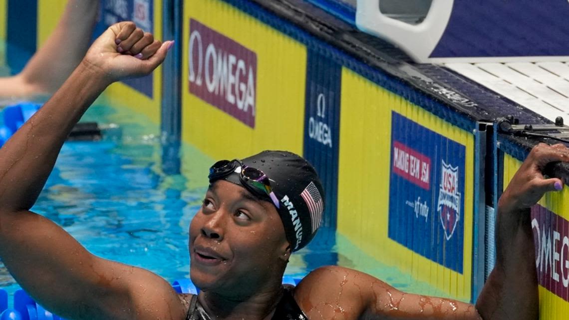Sugar Land swimmer Simone Manuel and Olympic teammates win silver in 4x100 freestyle