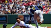 Red Sox avoid sweep, edge Brewers on late RBI hit