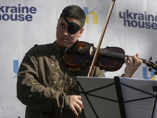 Ukraine’s soldier musicians thank America, urge more help