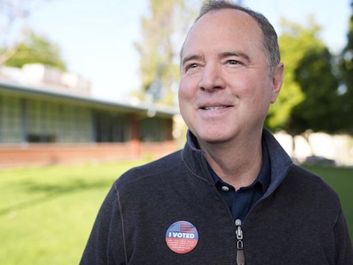 Previo a una cena de campaña, ladrón deja sin traje a Adam Schiff, candidato al Senado de California - La Opinión