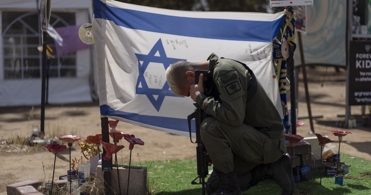 The Latest | Israel marks memorial day, as hundreds of thousands flee Rafah assault