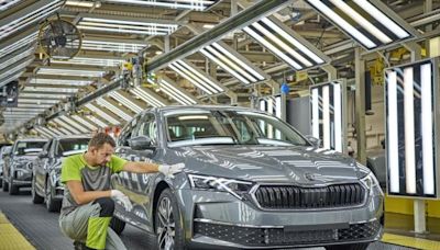 Skoda「Octavia第4代小改款」正式下線！與Karoq混線生產出貨全球