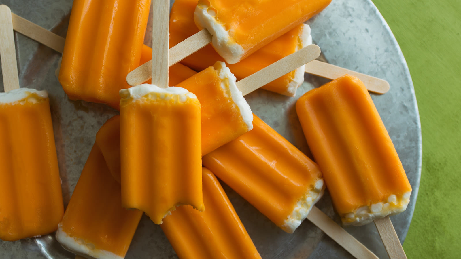 This 3-Ingredient Ice Cream Cake Tastes Like A Nostalgic Creamsicle