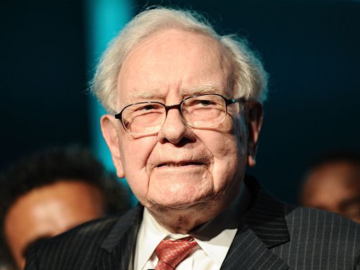 Warren Buffett compares AI to nuclear weapons, warns of scamming potential