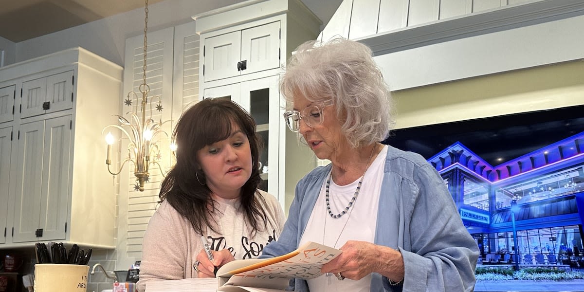 Paula Deen visits with fans at Pigeon Forge restaurant