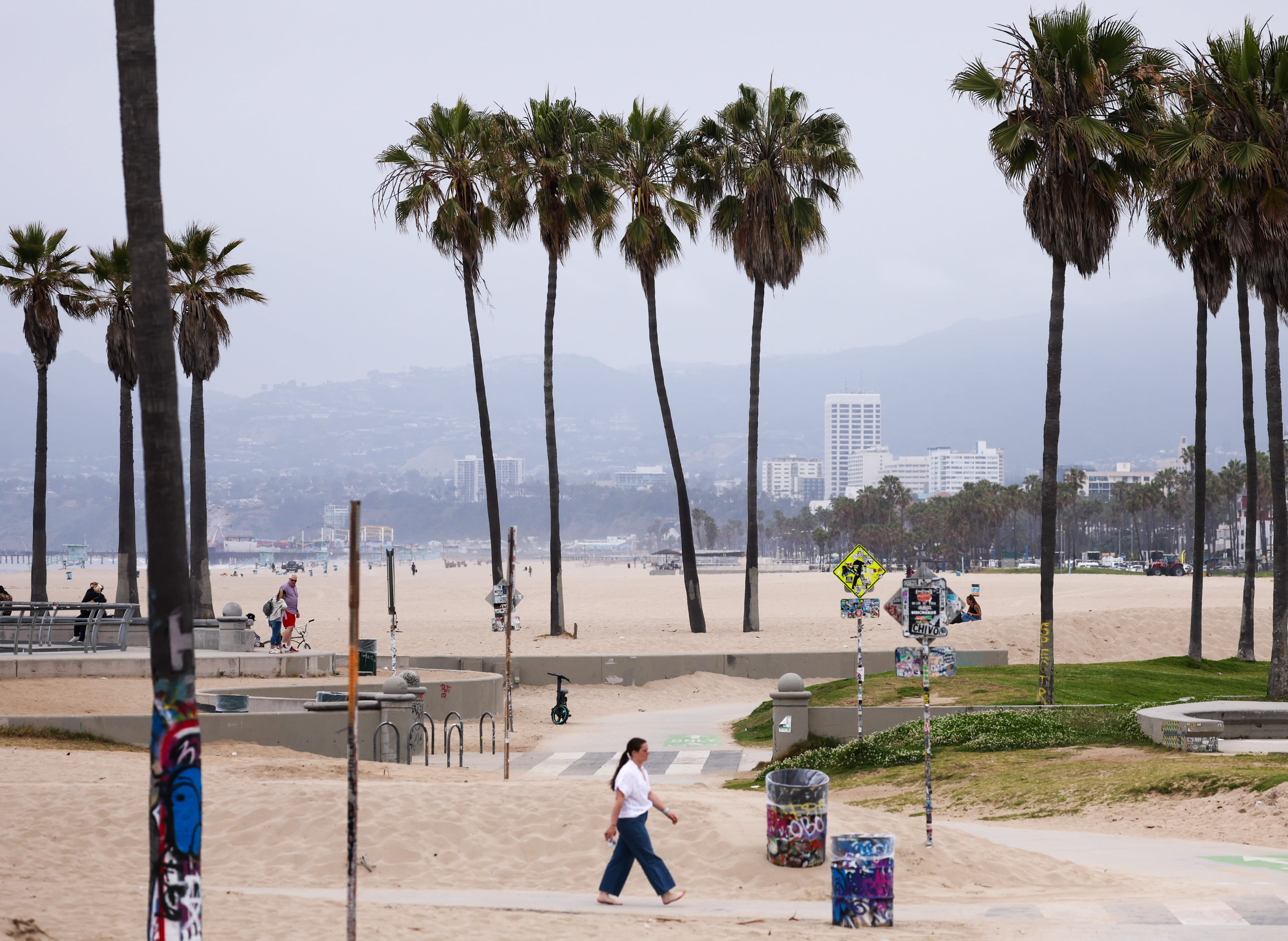 Sex offender accused in Santa Monica beach assault on 3 people