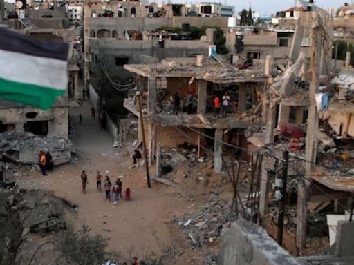 Israeli strikes hit Gaza's Al-Jaouni School, kills 16, injures 50