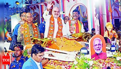 Shah holds 1.5km roadshow in Ranchi with mix of culture & religion, draws thousands | Ranchi News - Times of India