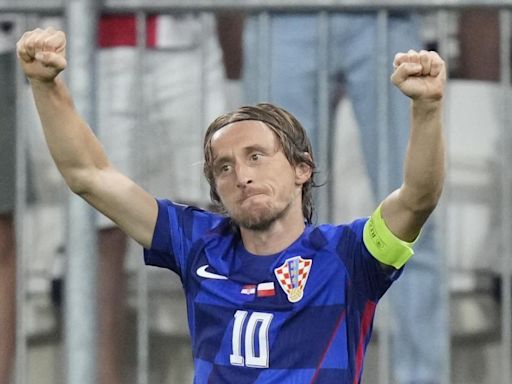 1-0: Modric bate a la Polonia de Lewandowski con un gran gol de falta