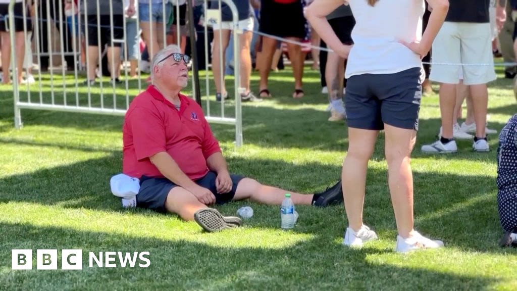 Trump fans lien up in blazing Arizona heat to attend event