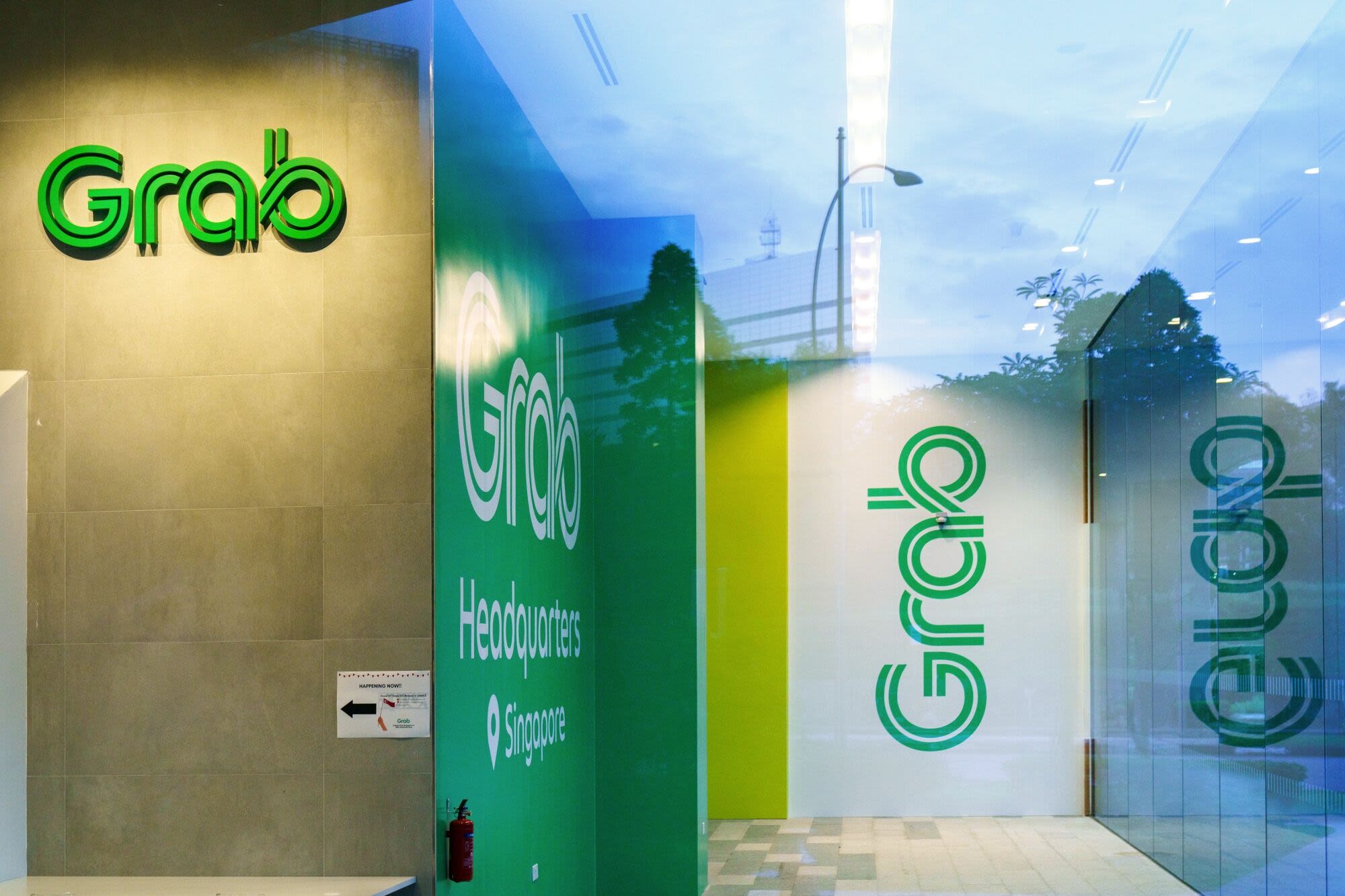 Grab Buys Singapore’s Chope to Add Dining Reservation Service