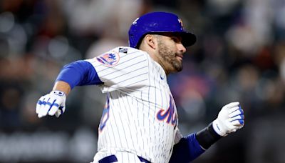 J.D. Martinez has strong debut, but Mets fall to Cardinals, 4-2