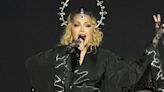 Antes de su cumpleaños, Madonna se mostró con su nuevo novio de 28 años