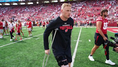 Wisconsin QB Tyler Van Dyke ruled out for season with ACL injury after leaving loss to Alabama early