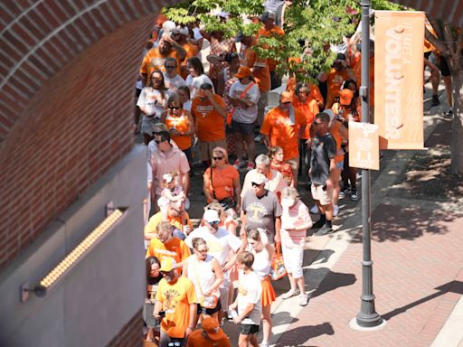 Tennessee football announces uniform combination for NC State game