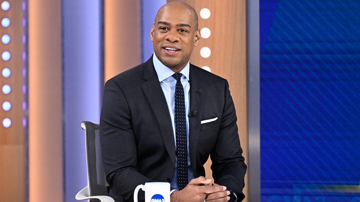 The Internet Is Losing Its Mind Over A Pic of GMA3 Host DeMarco Morgan, But Network Execs Are Reportedly Mad