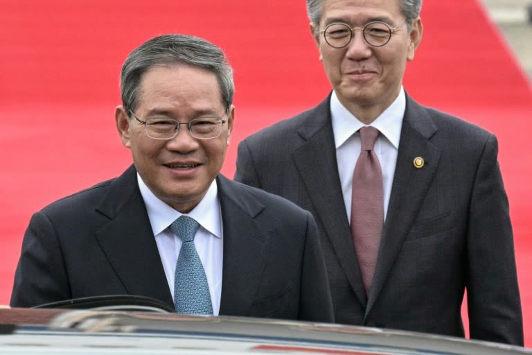 China, Japan premiers in Seoul for rare summit