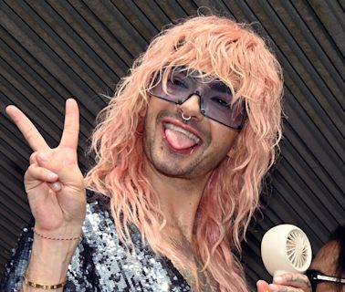 Tokio Hotel beim CSD in Köln: Bill Kaulitz feiert Pride mit reichlich Champagner