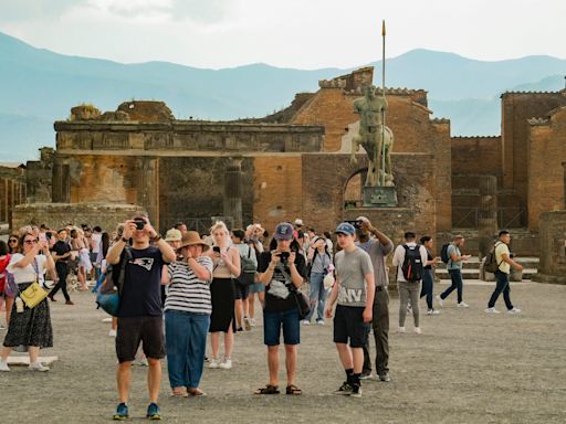 British tourist apologizes after carving initials into an ancient Pompeii home