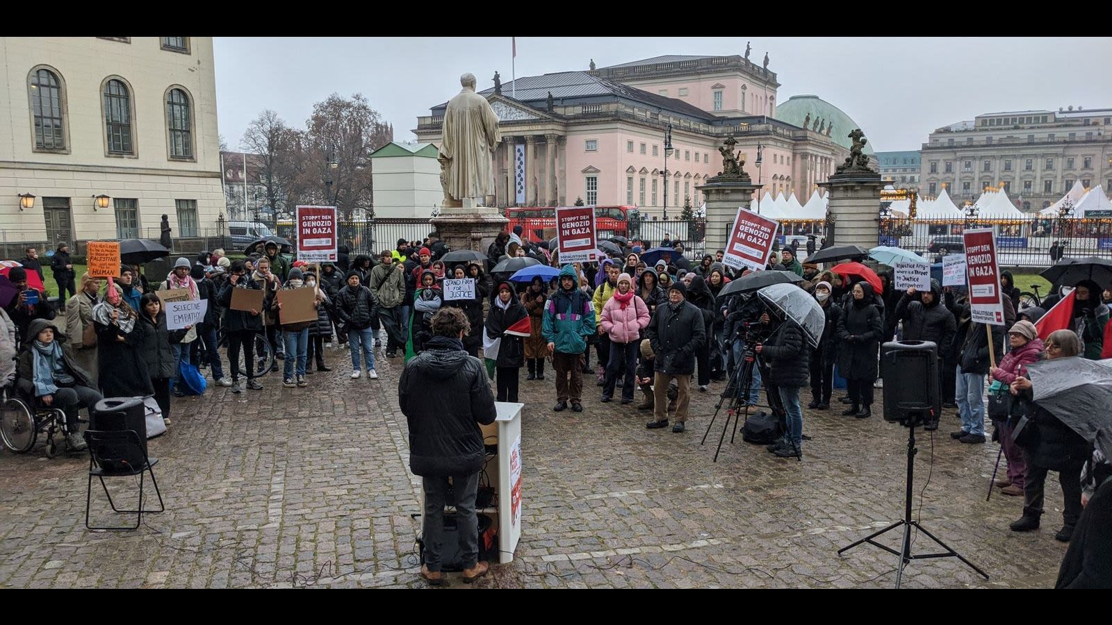 “Hands off Students’ Rights”: Student parliament at Humboldt University rejects law targeting critical students