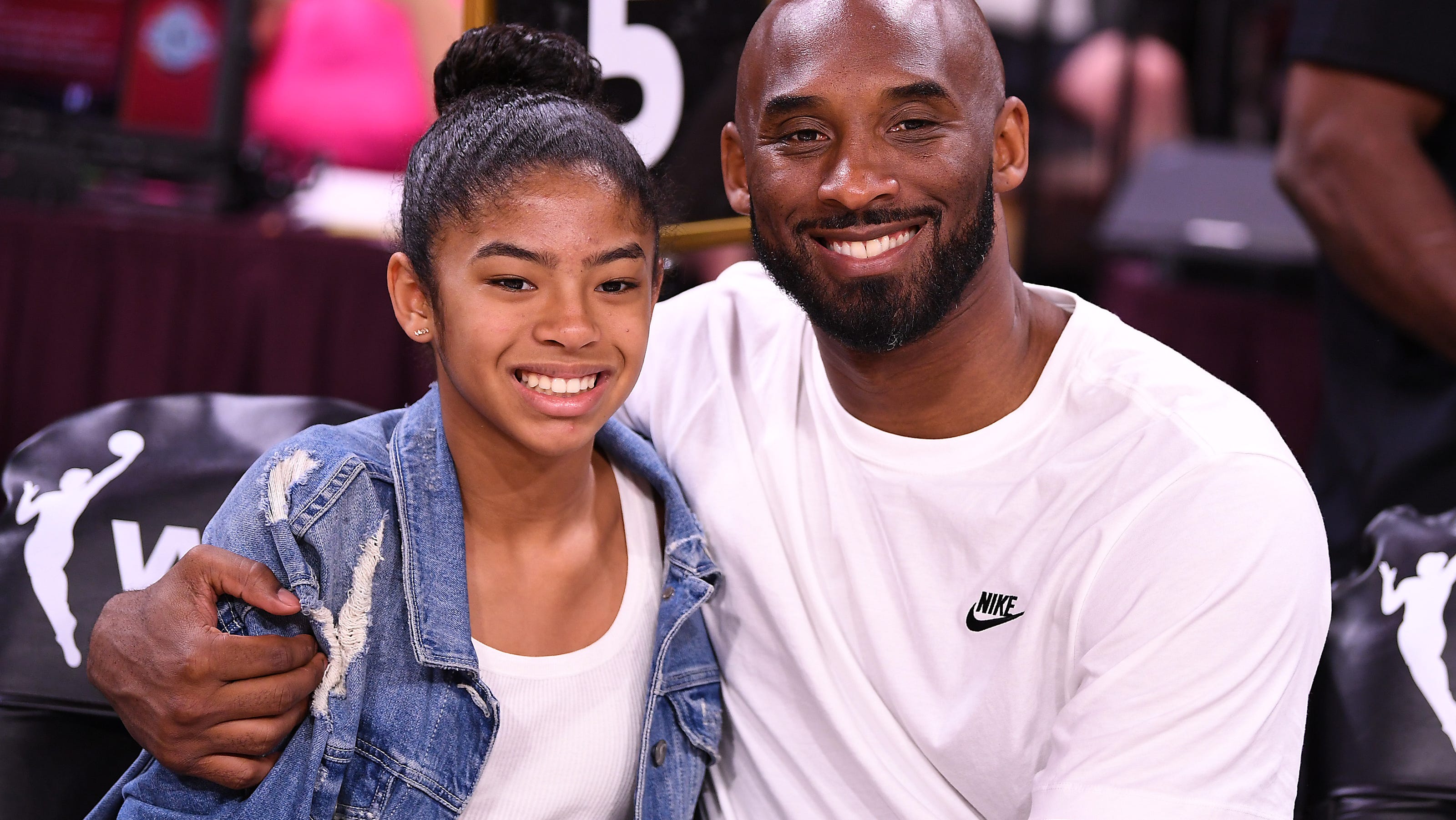 Lakers unveil 'girl dad' statue of Kobe Bryant and daughter Gianna