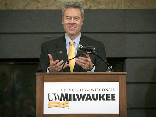 UW-Milwaukee chancellor will step down next year, return to teaching