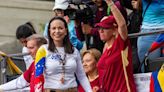 La líder opositora venezolana Machado asegura que Maduro solo puede mantenerse en el poder "a la fuerza"