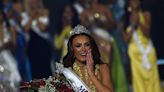 Un ramillete de escándalos sacude la industria de Miss Universo
