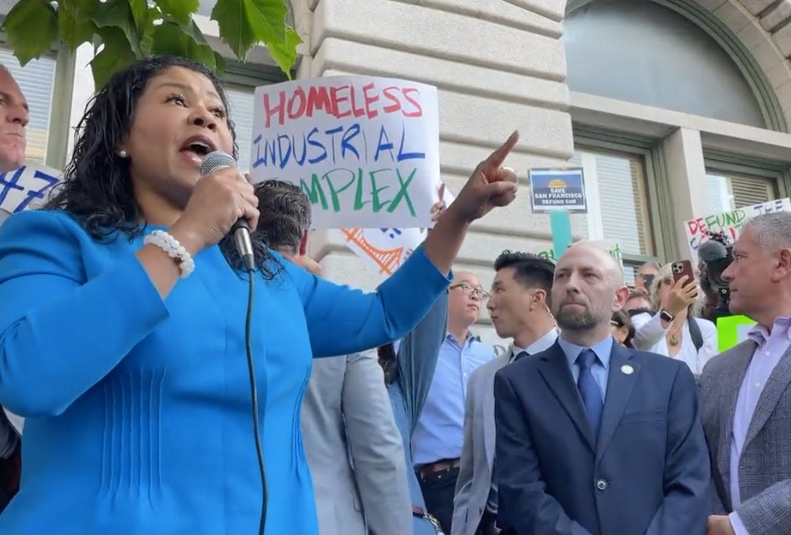 San Francisco bill targeting illegal street vendors passes first reading