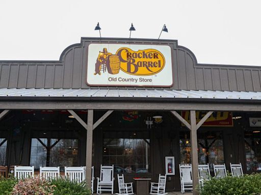 Our Editors Found the Best Gifts at Cracker Barrel