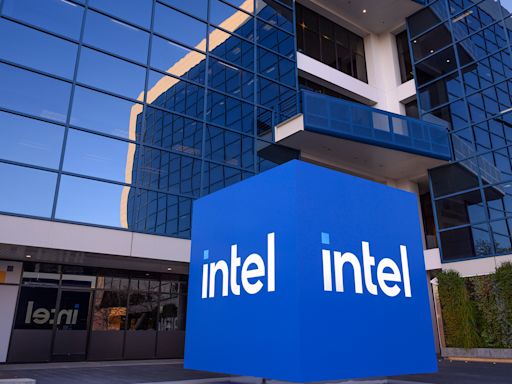 Every Chip Stock Investor Should Hold a Position in Intel, and We Were Just Reminded Why | The Motley Fool