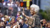 Muere la actriz Nichelle Nichols, que encarnó a Nyota Uhura de "Star Trek"