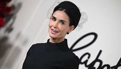 En fotos: del llamativo look de Demi Moore al encuentro de Lucy Liu con los peluches más famosos de la televisión