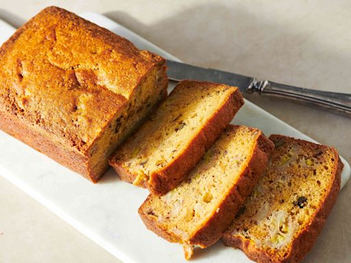 My Favorite Banana Bread Recipe Has a ‘Magic’ Secret Ingredient—And Almost 10,000 5-Star Ratings