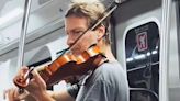 Las anécdotas del violinista del subte que ama a Vivaldi: emociones a flor de piel y el día que se le estrujó el corazón