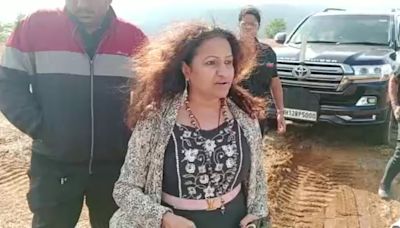 Police start ‘gathering evidence’ after ‘Pooja Khedkar’s mother points gun at farmer’