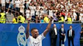 En un "día increíble", Mbappé se presenta como jugador del Madrid ante un Bernabeu atestado