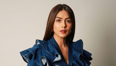 Mrunal Thakur Reveals She Once ‘Fought With Producers’ For A Role: ‘Had To Literally Beg For…’ - News18