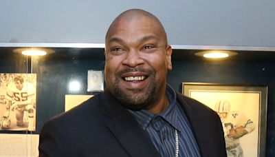 Larry Allen, Retired Dallas Cowboys Hall of Fame Player, Dead at 52 While on Vacation in Mexico with Family