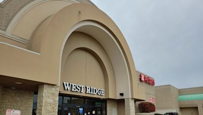 West Ridge Mall restaurant pauses service