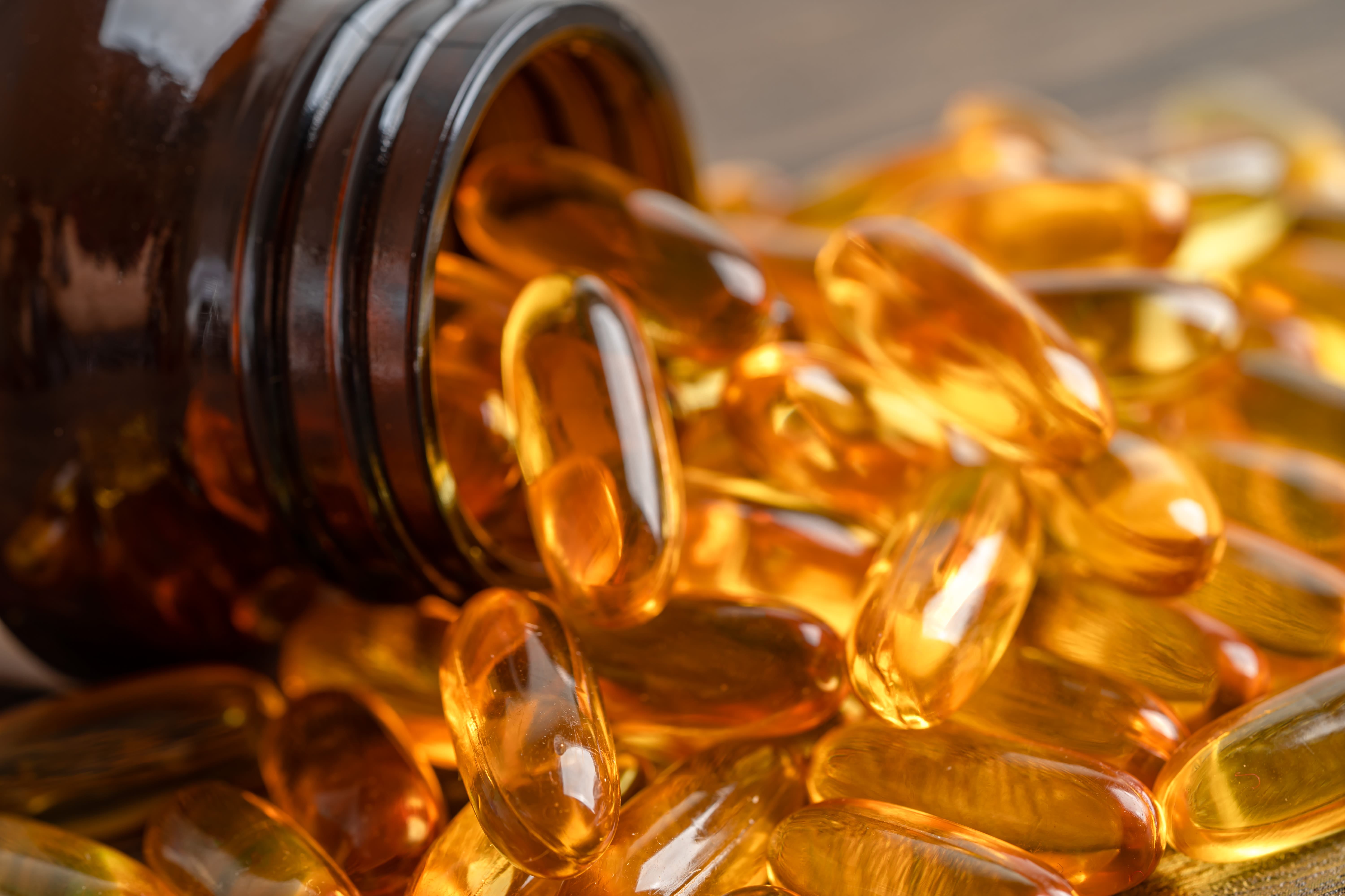 Fish oil supplements see a 600% rise in Canadian web searches. Are they safe? Plus more health-related questions, answered