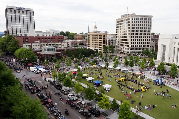 Chattanooga to add police patrols, violence interrupters downtown on summer weekends | Chattanooga Times Free Press