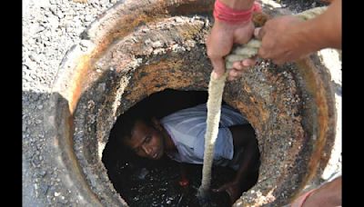 Road to dirty death: 43 lives in six months, blame on Modi government for neglect towards manual scavenging