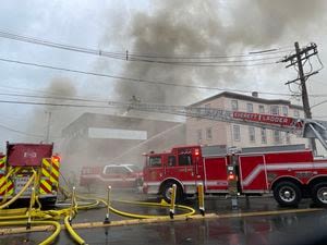 Firefighters battle fire at vacant building in Chelsea