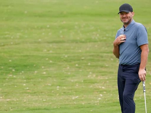 Tony Romo’s busy day: Ex-Cowboys QB golfs with Donald Trump, takes in Mavs playoffs