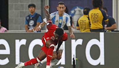 Alphonso Davies se lesiona en la semifinal contra Argentina