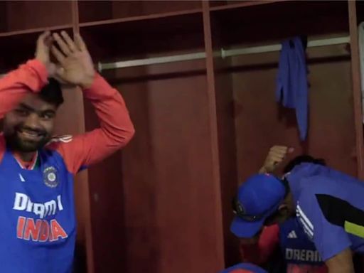 Watch: Ravi Bishnoi Gets a 'Beating' From Shubman Gill After Losing 'Fielder of the Series' Medal to Rinku Singh - News18