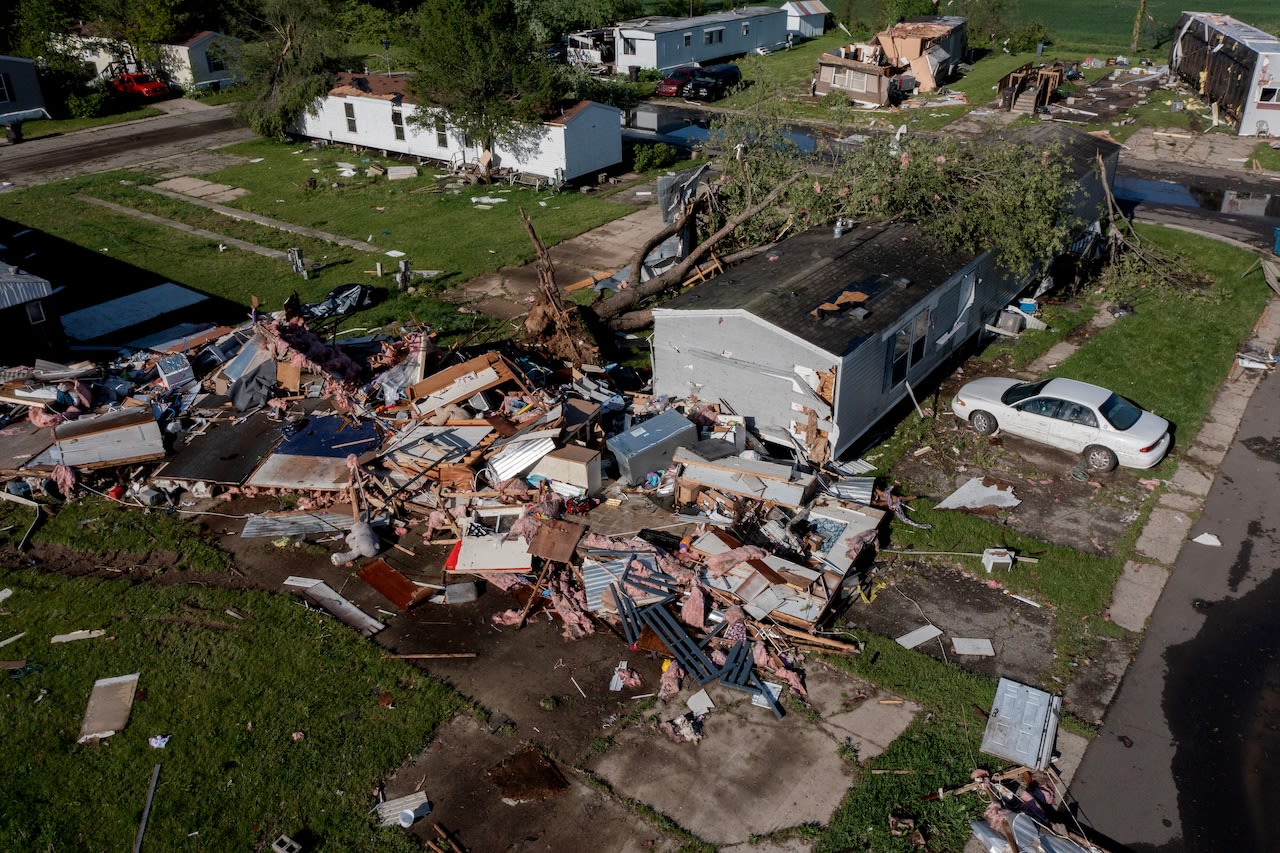 At least 3 tornadoes confirmed in Michigan, 1 man killed in Tennessee as storms cross US