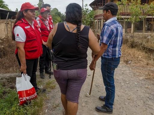 Las amenazas de la ruta migratoria en Guatemala: el dengue, los arrestos y el cambio climático